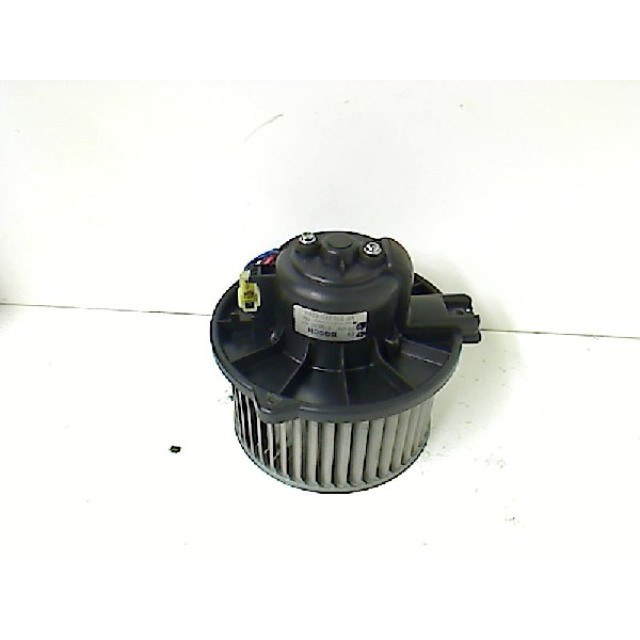 Kachel ventilator motor Mitsubishi Space Star (DG) (1998 - 2004) MPV 1.3 16V (4G13)