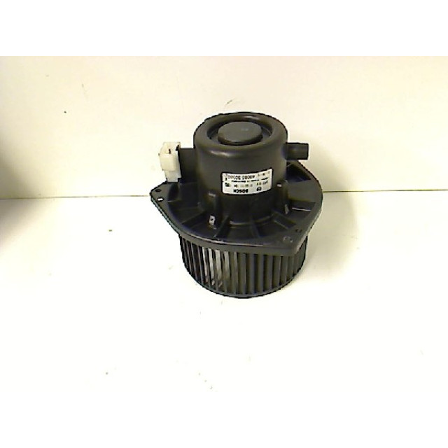 Kachel ventilator motor Nissan Vanette (C23) (1996 - 2001) Bus 2.3 D E/Cargo (LD23)