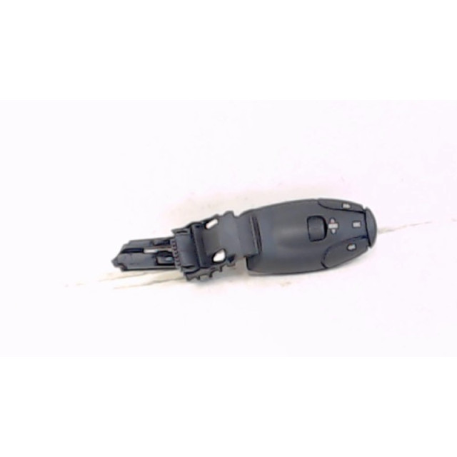 Radio bediening Peugeot 407 SW (6E) (2004 - 2010) Combi 2.0 HDiF 16V (DW10BTED4(RHR))