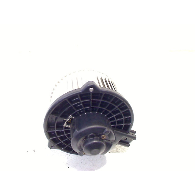 Kachel ventilator motor Mazda 6 (GG12/82) (2002 - 2007) Sedan 2.0i 16V (LF17)