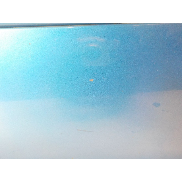 Portier rechts voor Kia Cerato (2004 - 2008) Hatchback 1.6 16V (G4ED)