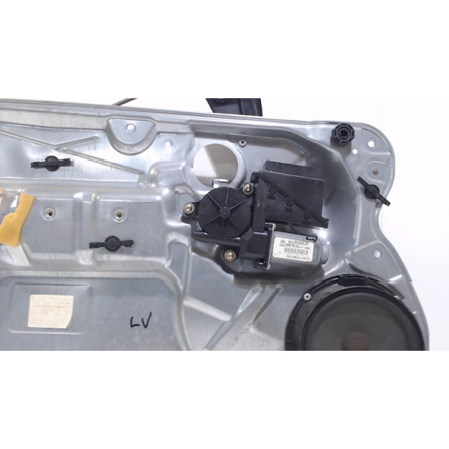 Raammechaniek elektrisch links voor Volkswagen Polo (9N1/2/3) (2001 - 2008) Hatchback 1.4 16V (BBY)