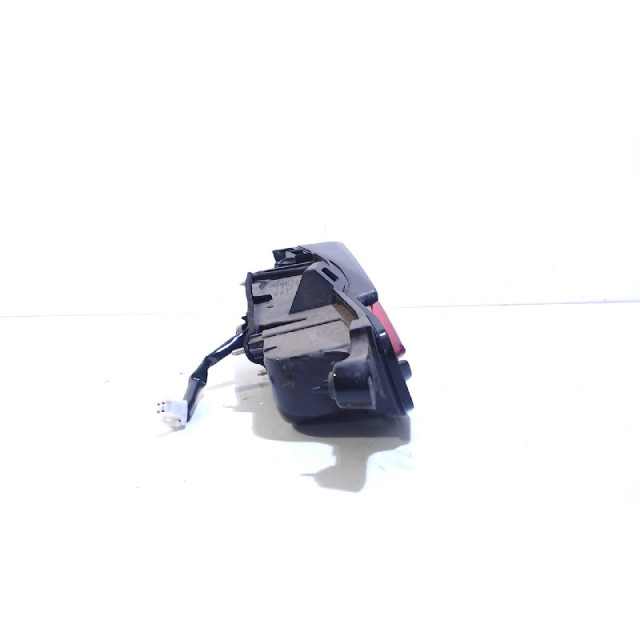 Achterlicht kofferdeksel achterklep links Lexus NX I (2014 - heden) SUV 300h 2.5 16V 4x4 (2ARFXE)
