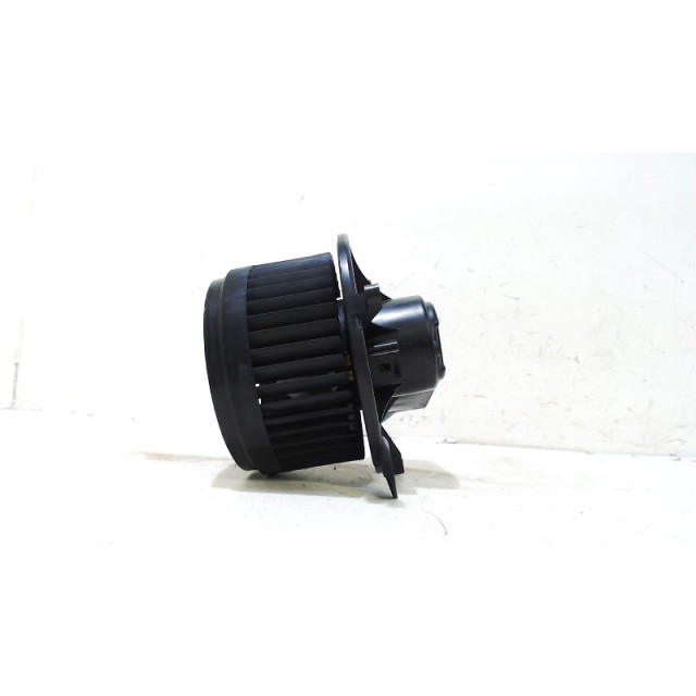 Kachel ventilator motor Lancia Voyager (RT) (2011 - 2014) MPV 3.6 V6 (ERB)