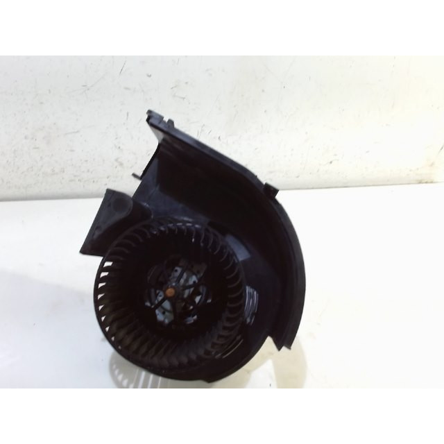 Kachel ventilator motor BMW X6 (E71/E72) (2010 - 2014) SUV xDrive30d 3.0 24V (N57-D30A)