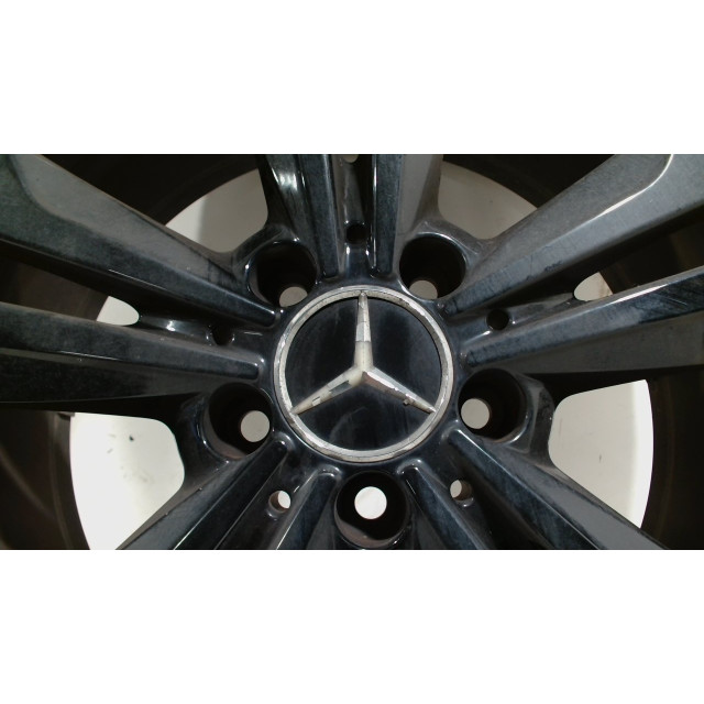 Velg Mercedes-Benz CLA (117.3) (2013 - 2019) Sedan 1.6 CLA-200 16V (M270.910)