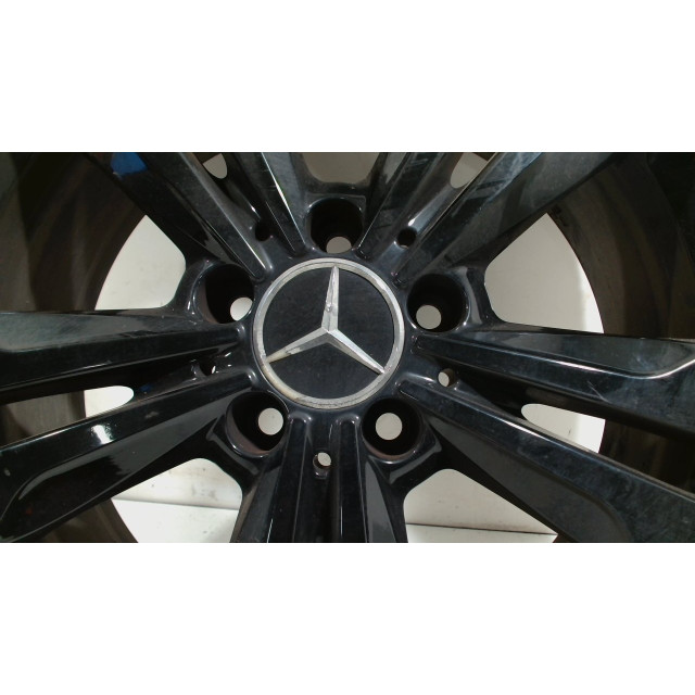 Velg Mercedes-Benz CLA (117.3) (2013 - 2019) Sedan 1.6 CLA-200 16V (M270.910)