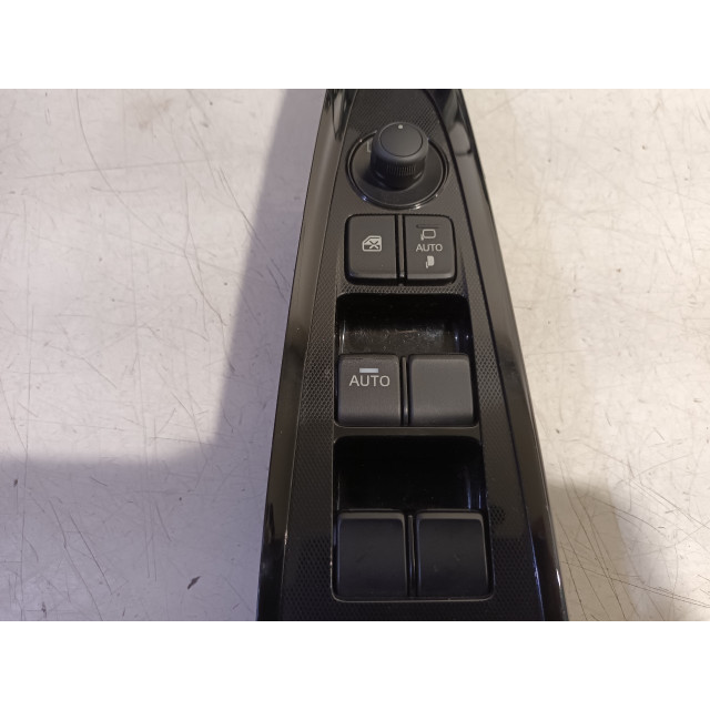 Bedieningspaneel elektrische ramen Mazda 2 (DJ/DL) (2014 - 2017) Hatchback 1.5 SkyActiv-G 90 (P5Y8)