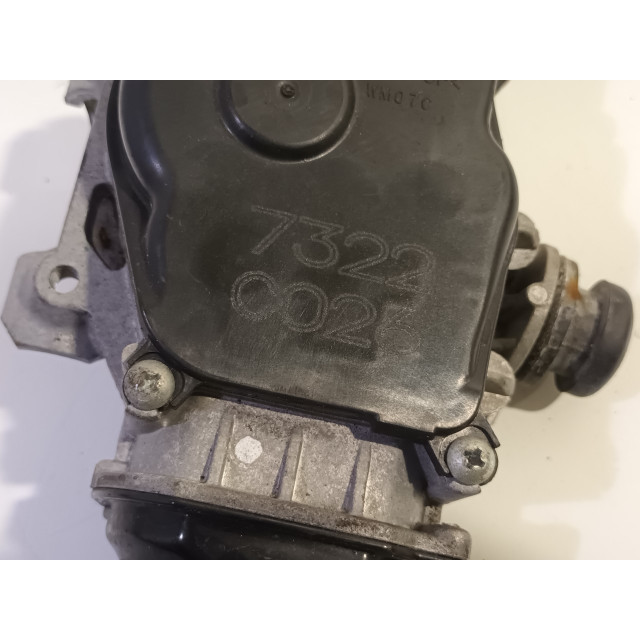 Ruitenwissermotor voor Mazda 2 (DJ/DL) (2014 - 2017) Hatchback 1.5 SkyActiv-G 90 (P5Y8)