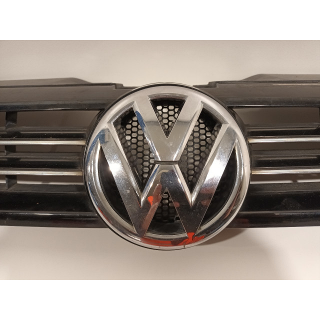 Grille Volkswagen Jetta IV (162/16A) (2010 - 2015) Sedan 1.6 TDI 16V (CAYC(Euro 5))