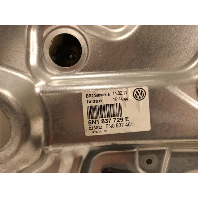 Raammechaniek elektrisch links voor Volkswagen Tiguan (5N1/2) (2008 - 2018) SUV 1.4 TSI 16V (CAVA(Euro 5))