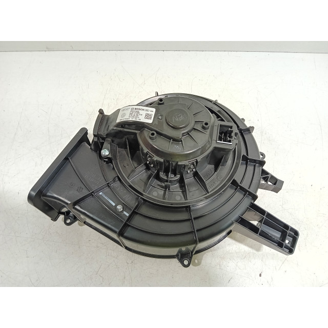 Kachel ventilator motor Volkswagen Up! (121) (2011 - 2020) Hatchback 1.0 12V 60 (CHYA)