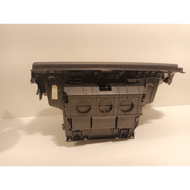 Dashboardkastje Land Rover & Range Rover Range Rover Evoque (LVJ/LVS) (2011 - 2019) SUV 2.2 TD4 16V (224DT(DW12BTED4))