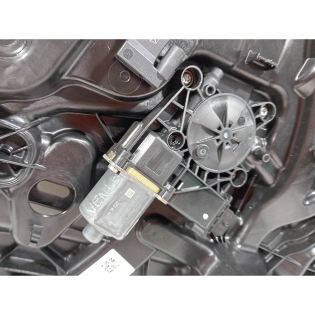 Raammechaniek elektrisch links achter Alfa Romeo Stelvio (949) (2016 - heden) SUV 2.0 T 16V Veloce Q4 (55273835)