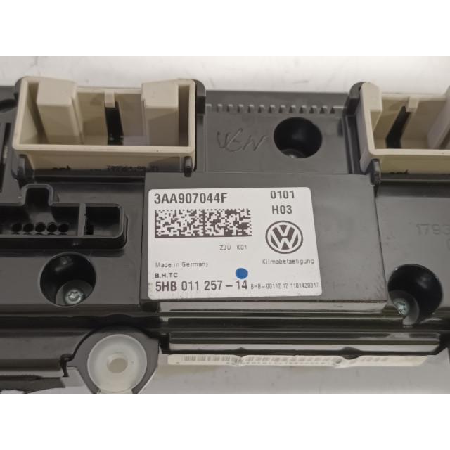 Bedieningspaneel kachel Volkswagen Passat Variant (365) (2010 - 2014) Combi 1.4 TSI 16V (CAXA(Euro 5))
