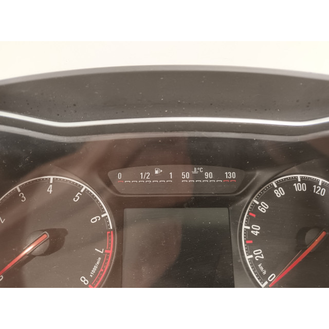 Cockpit Opel Corsa E (2014 - 2019) Hatchback 1.0 SIDI Turbo 12V (B10XFT(Euro 6))