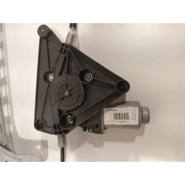 Raammechaniek elektrisch rechts voor Toyota Aygo (B40) (2014 - 2018) Hatchback 1.0 12V VVT-i (1KR-FE)