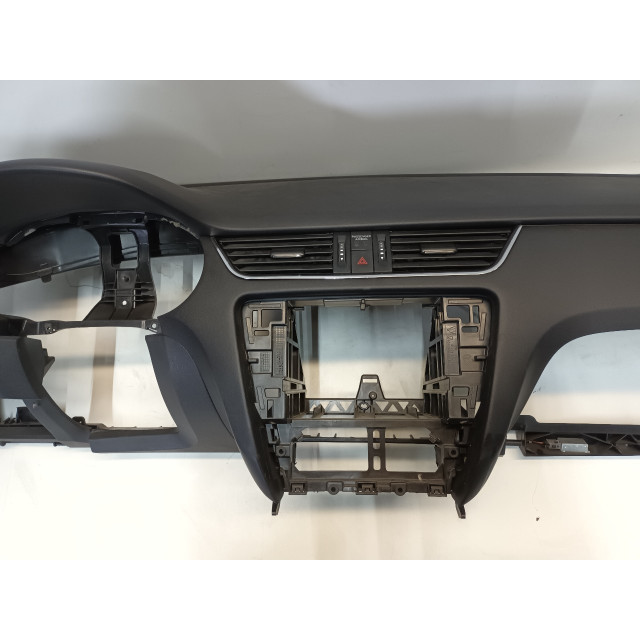 Airbag set Skoda Octavia Combi (5EAC) (2013 - 2020) Combi 5-drs 1.6 TDI Greenline 16V (DBKA)