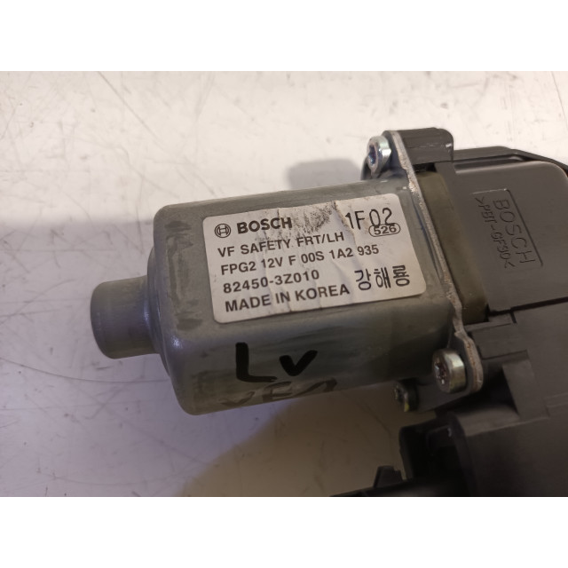 Motor raammechaniek elektrisch links voor Hyundai i40 CW (VFC) (2011 - heden) Combi 1.6 GDI 16V (G4FD)