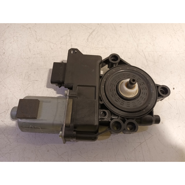 Motor raammechaniek elektrisch links voor Hyundai i40 CW (VFC) (2011 - heden) Combi 1.6 GDI 16V (G4FD)