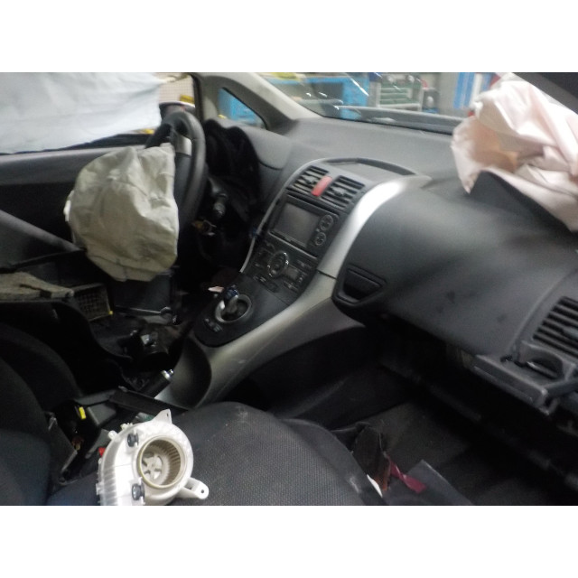 Raammechaniek elektrisch rechts achter Toyota Auris (E15) (2010 - 2012) Hatchback 1.8 16V HSD Full Hybrid (2ZRFXE)