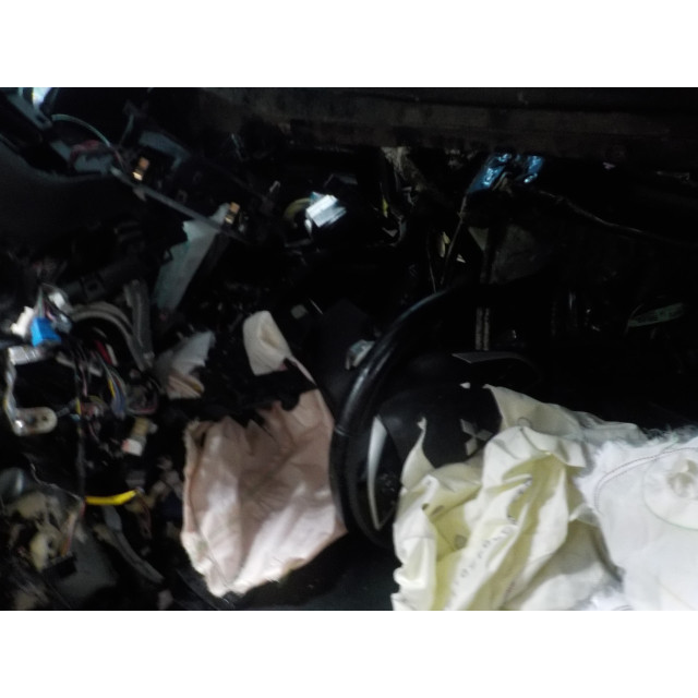 Airbag module Mitsubishi Outlander (GF/GG) (2014 - heden) SUV 2.0 16V PHEV 4x4 (4B11)