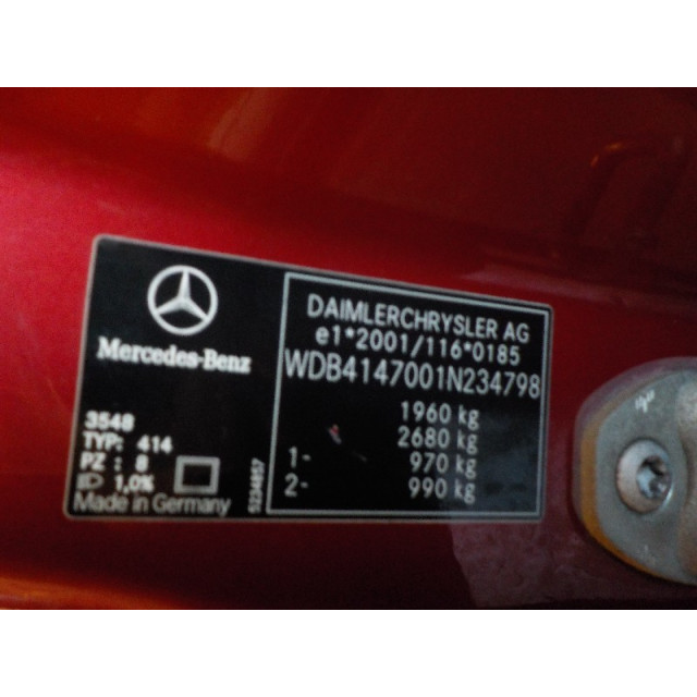 Ruitenwisserarm achterruit Mercedes-Benz Vaneo (W414) (2002 - 2005) MPV 1.6 (M166.961)