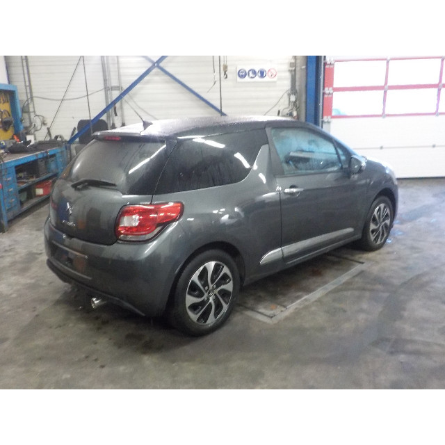 Draagarm rechts voor Citroën DS3 (SA) (2009 - 2015) Hatchback 1.6 e-HDi (DV6DTED(9HP))