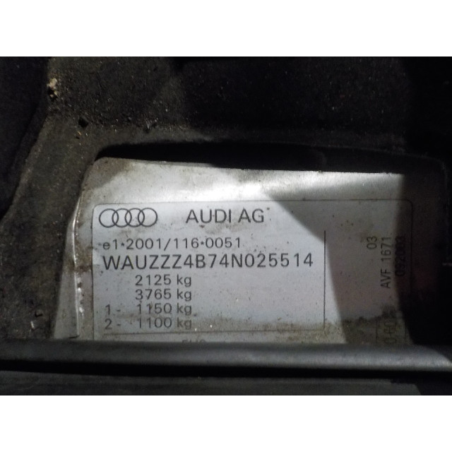 Aandrijfas rechts voor Audi A6 Avant (C5) (2001 - 2005) A6 Avant (4B5) Combi 1.9 TDI 130 (AVF)
