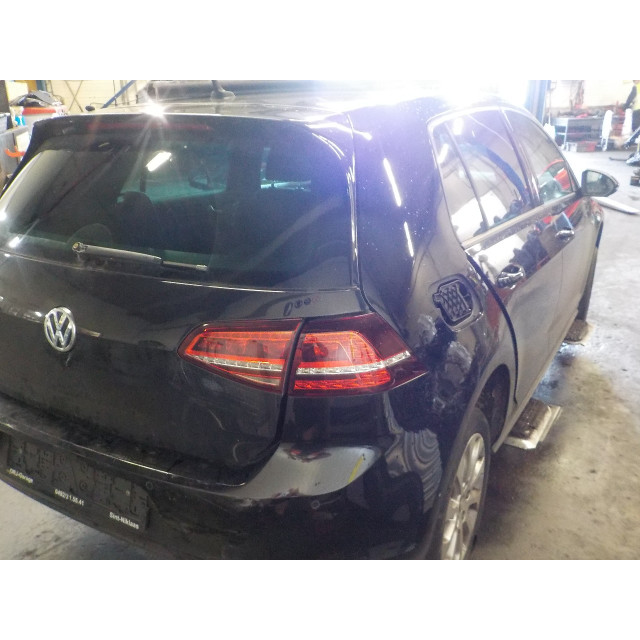 Veiligheidsgordel links achter Volkswagen Golf VII (AUA) (2014 - 2020) Hatchback 1.4 GTE 16V (CUKB)