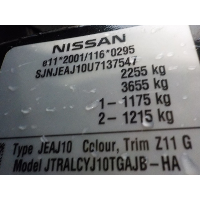 Veiligheidsgordel midden voor Nissan/Datsun Qashqai (J10) (2011 - heden) SUV 1.6 dCi Pure Drive (R9M)
