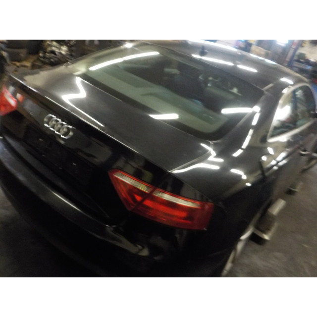Remklauw links voor Audi A5 (8T3) (2007 - 2012) A5 (B8C/S) Coupé 2.7 TDI V6 24V (CAMA)