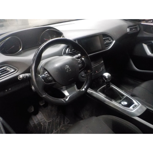 Navigatie display Peugeot 308 SW (L4/L9/LC/LJ/LR) (2014 - 2021) Combi 5-drs 1.6 HDi 115 (DV6C(9HC))