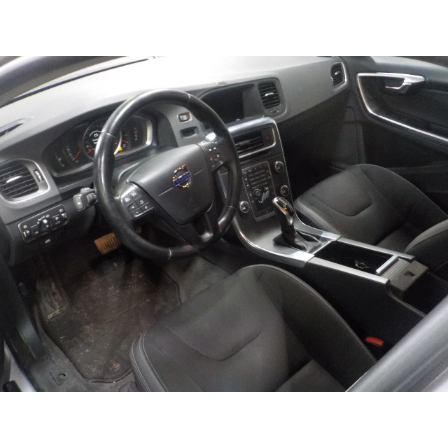 Cockpit Volvo V60 I (FW/GW) (2012 - 2015) 2.0 D3 20V (D5204T7)