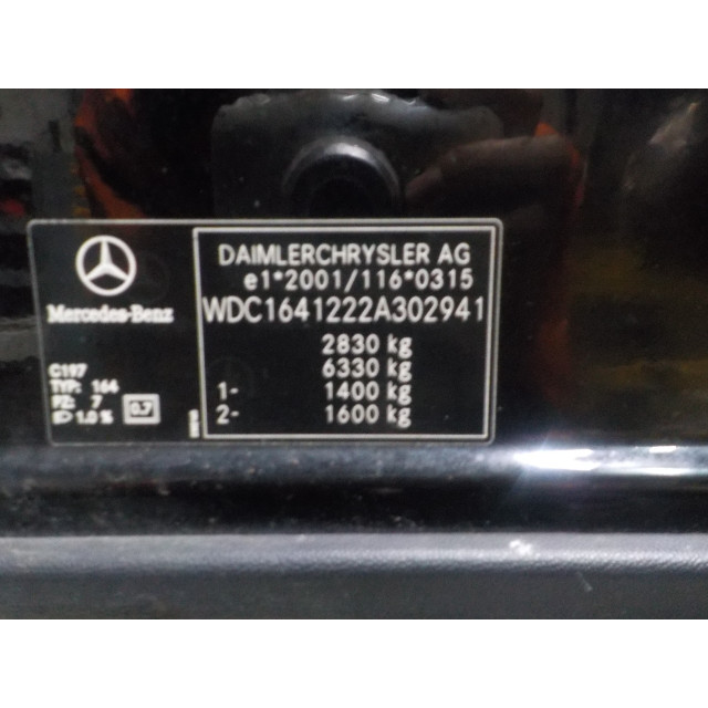 Portier rechts voor Mercedes-Benz ML II (164/4JG) (2005 - 2009) SUV 3.0 ML-320 CDI 4-Matic V6 24V (OM642.940)