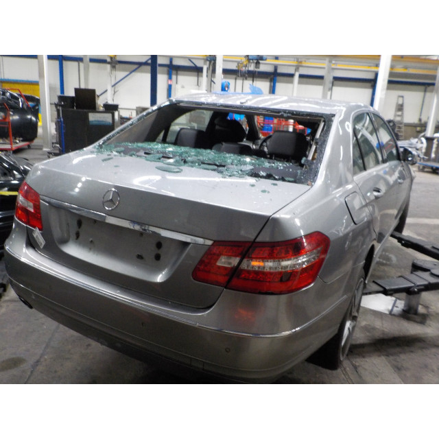 Portier links achter Mercedes-Benz E (W212) (2009 - 2011) Sedan E-350 CGI V6 24V BlueEfficiency (M272.983)