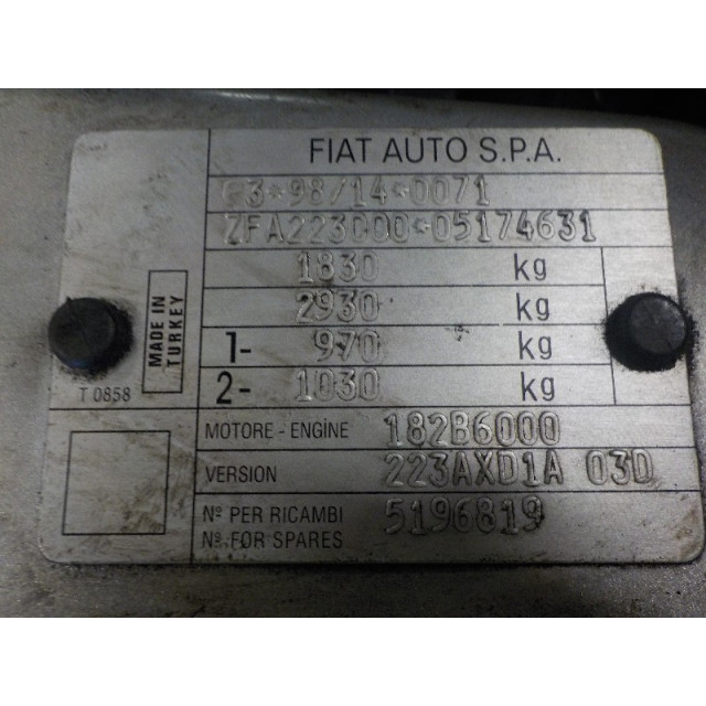 Draagarm links voor Fiat Doblo (223A/119) (2001 - 2005) MPV 1.6 16V (182.B.6000(Euro 3))