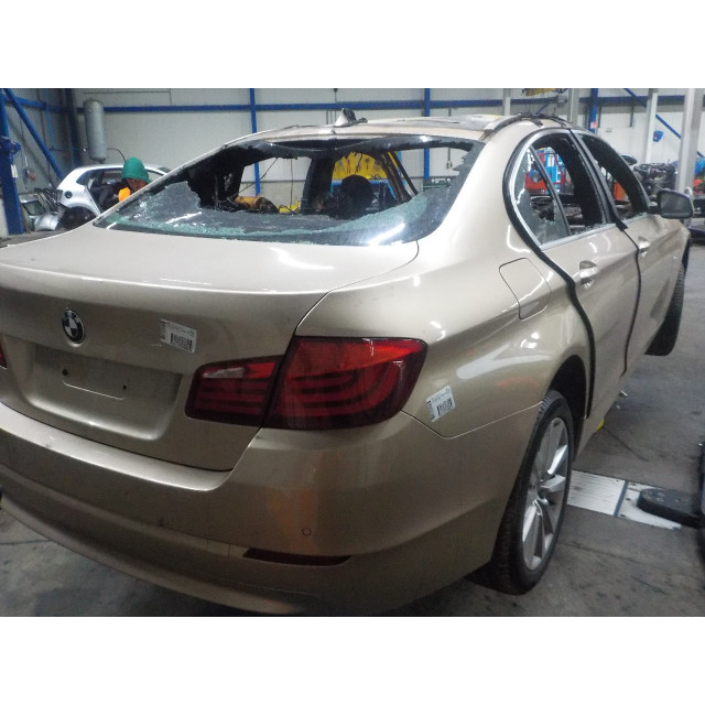 Koelvloeistof reservoir BMW 5 serie (F10) (2011 - 2016) Sedan 528i xDrive 16V (N20-B20A)