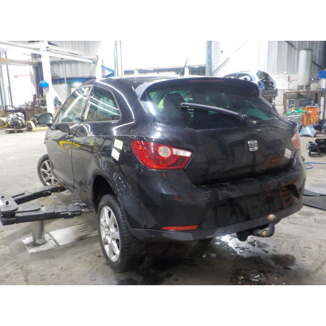 Portier rechts voor Seat Ibiza IV (6J5) (2010 - 2015) Hatchback 5-drs 1.2 TDI Ecomotive (CFWA)
