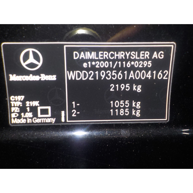Voorfront slotplaat Mercedes-Benz CLS (C219) (2004 - 2010) Sedan 350 3.5 V6 18V (M272.964)