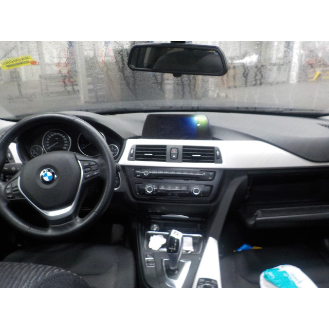 Veiligheidsgordel links voor BMW 3 serie (F30) (2012 - 2018) Sedan 320i 2.0 16V (N20-B20A)