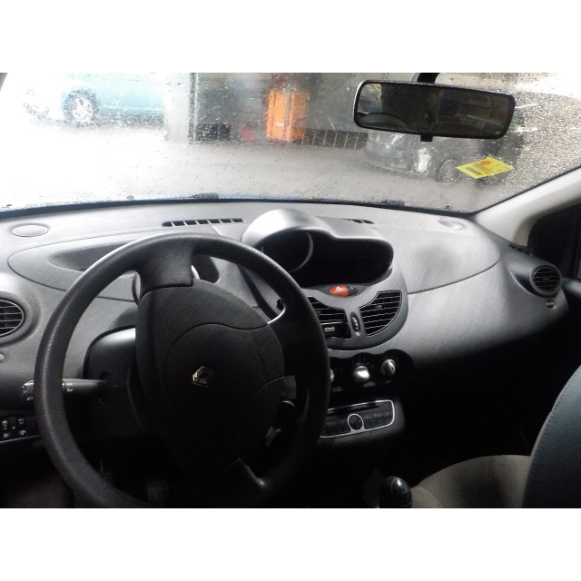 Cockpit Renault Twingo II (CN) (2007 - 2014) Hatchback 3-drs 1.2 16V (D4F-770)