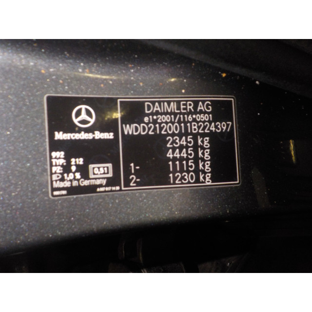Achterlicht kofferdeksel achterklep links Mercedes-Benz E (W212) (2009 - heden) Sedan E-220 CDI 16V BlueEfficiency (OM651.924)