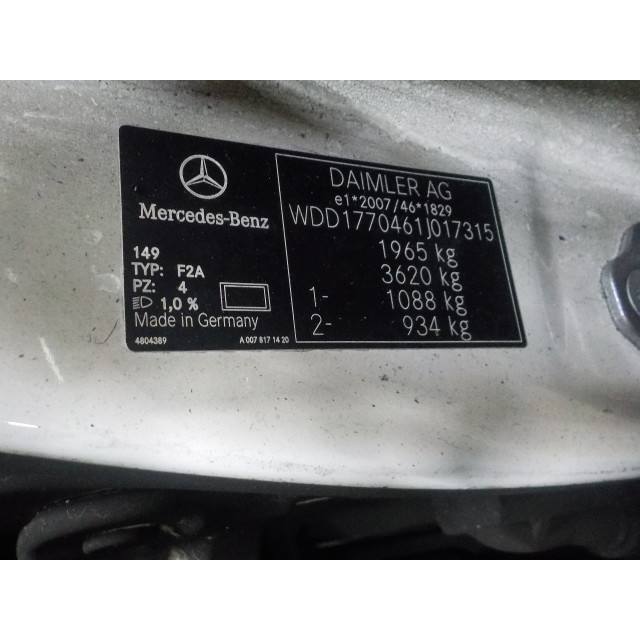 Ruitenwissermotor achter Mercedes-Benz A (177.0) (2018 - 2025) Hatchback 2.0 A-250 Turbo 16V (M260.920)