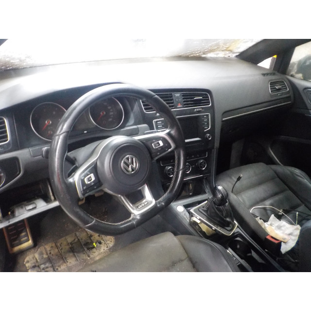 Ruitenwisserarm achterruit Volkswagen Golf VII (AUA) (2013 - 2020) Hatchback 2.0 GTD 16V (CUNA)