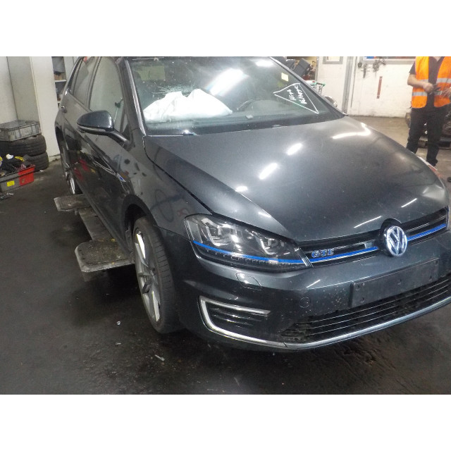 Verwarmingselement kachelhuis Volkswagen Golf VII (AUA) (2014 - 2020) Hatchback 1.4 GTE 16V (CUKB)