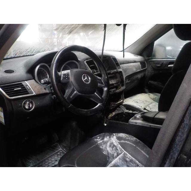 Camera achter Mercedes-Benz ML III (166) (2011 - 2015) SUV 3.0 ML-350 BlueTEC V6 24V 4-Matic (OM642.826)