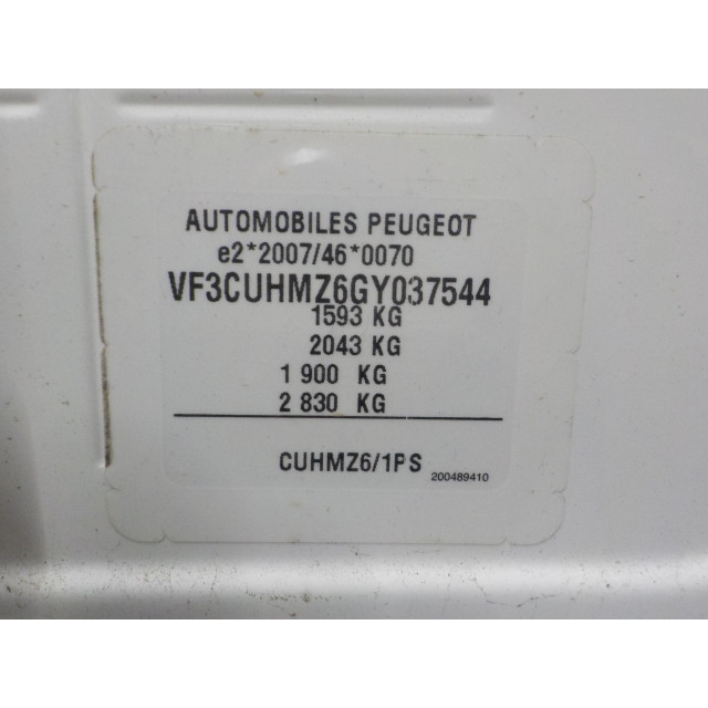 Ruitenwissermotor achter Peugeot 2008 (CU) (2013 - 2018) MPV 1.2 Vti 12V PureTech 82 (EB2F(HMZ))