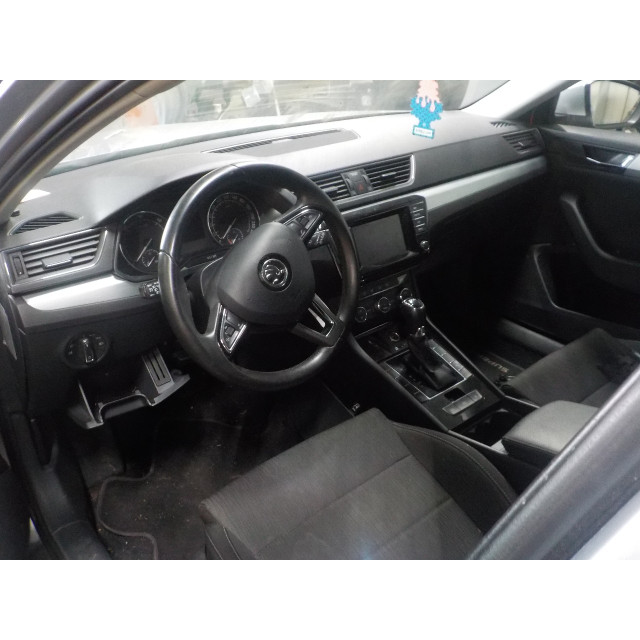 Airbag set Skoda Superb Combi (3V5) (2015 - heden) Combi 1.6 TDI (DCXA)