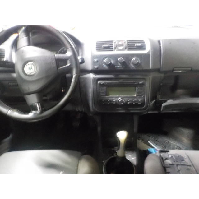 Veiligheidsgordel links voor Skoda Fabia II (5J) (2007 - 2014) Hatchback 5-drs 1.4i 16V (BXW)